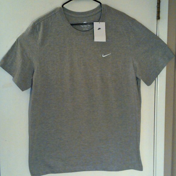 NEW NIKE SPORTSWEAR "Embroidered Swoosh Tee" MEN'S GREY T-SHIRT XL BV0507-063 - Picture 1 of 6